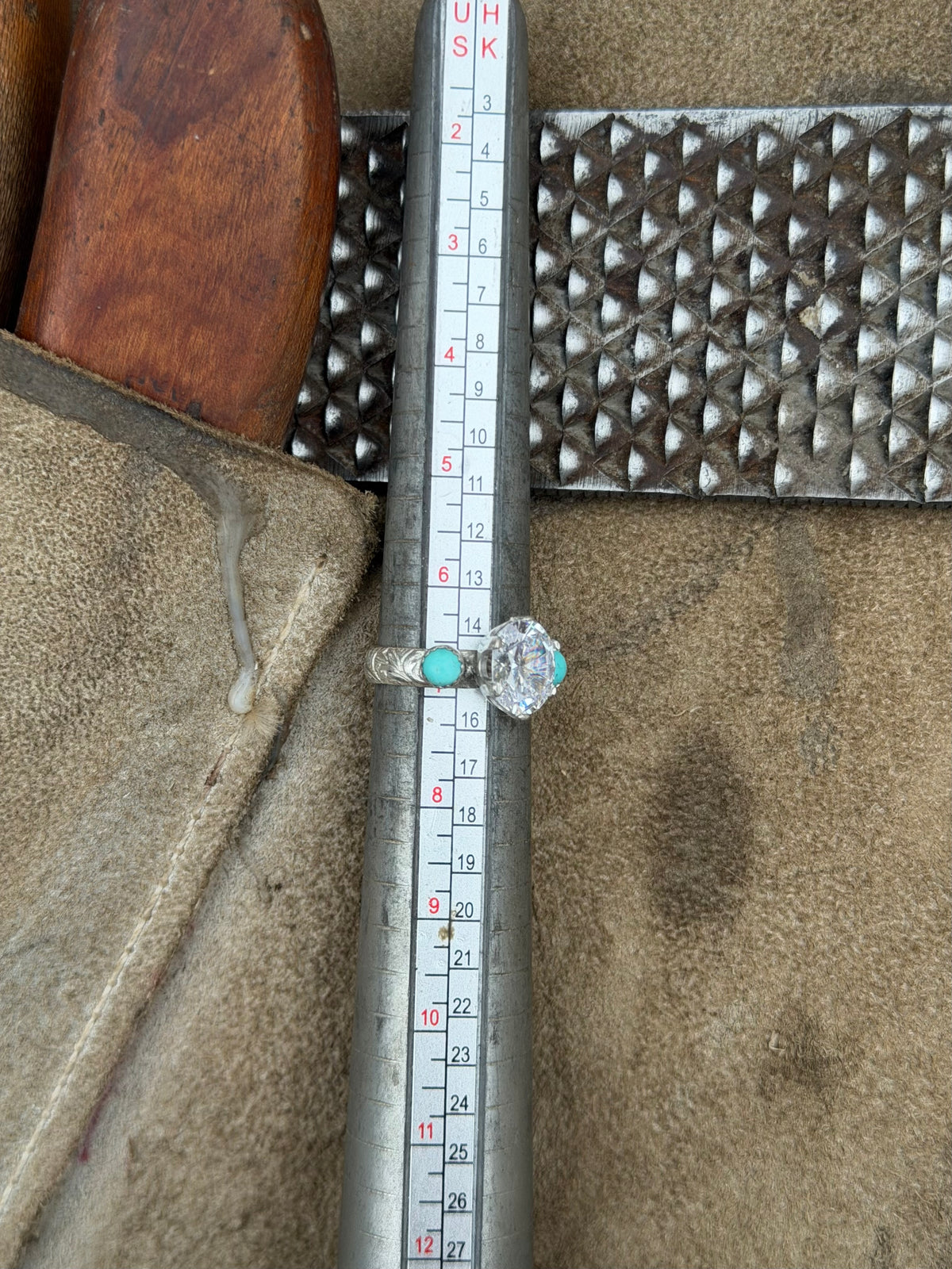 Tooled Oval Size 6.75