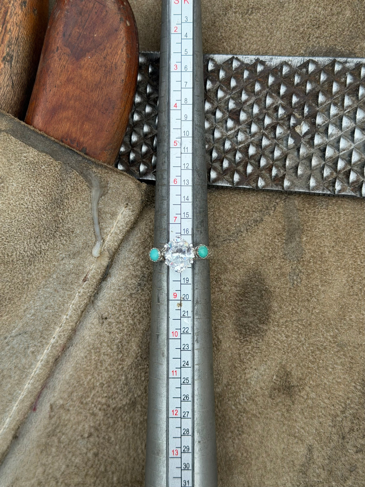 Tooled Oval Size 8