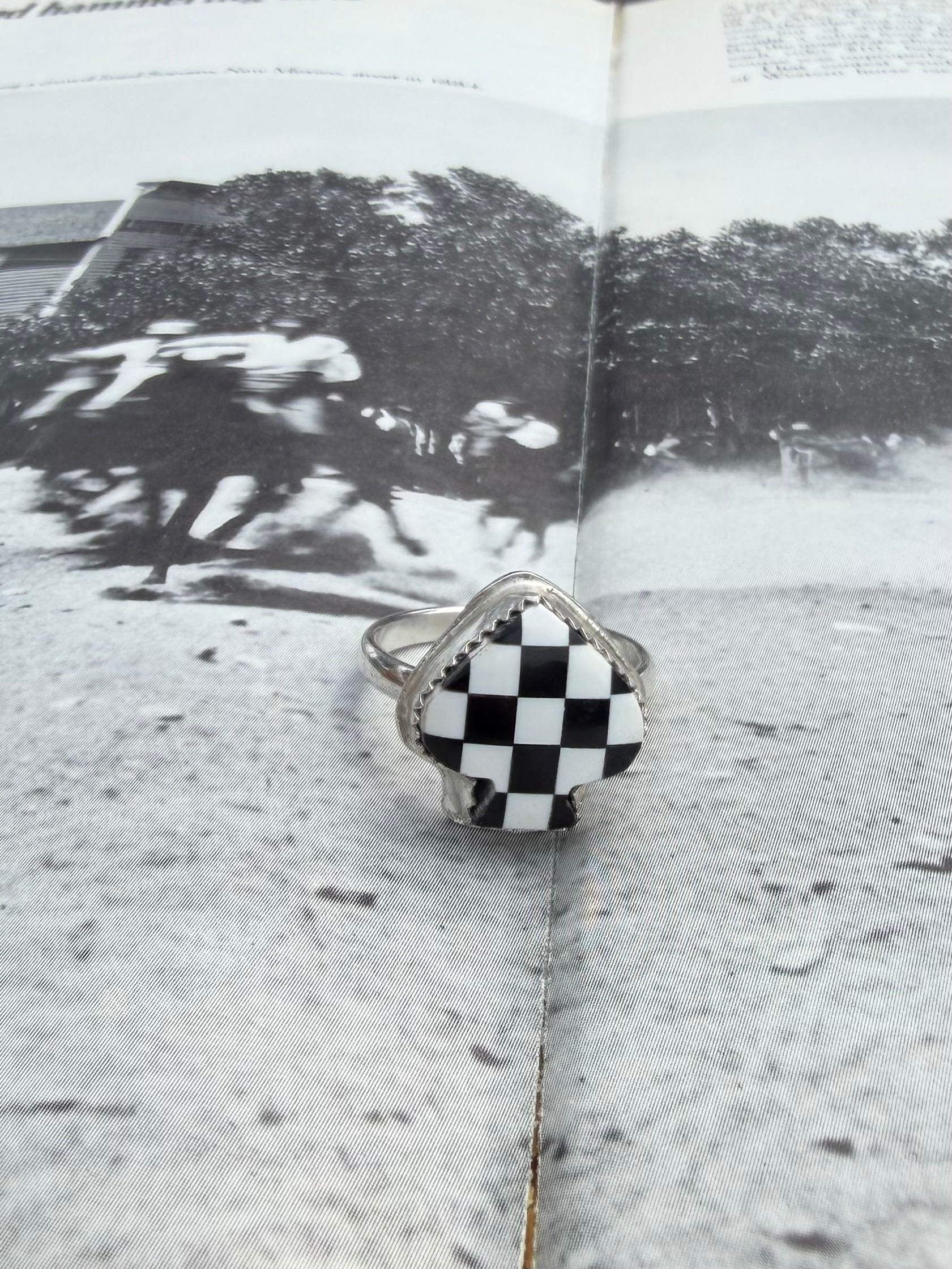 Checkered Spade Size 7